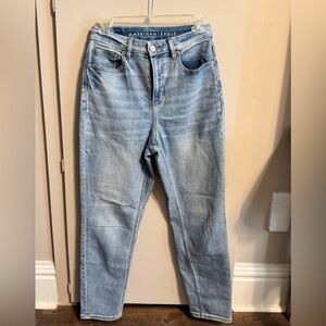 American Eagle Curvy Mom Jean light denim